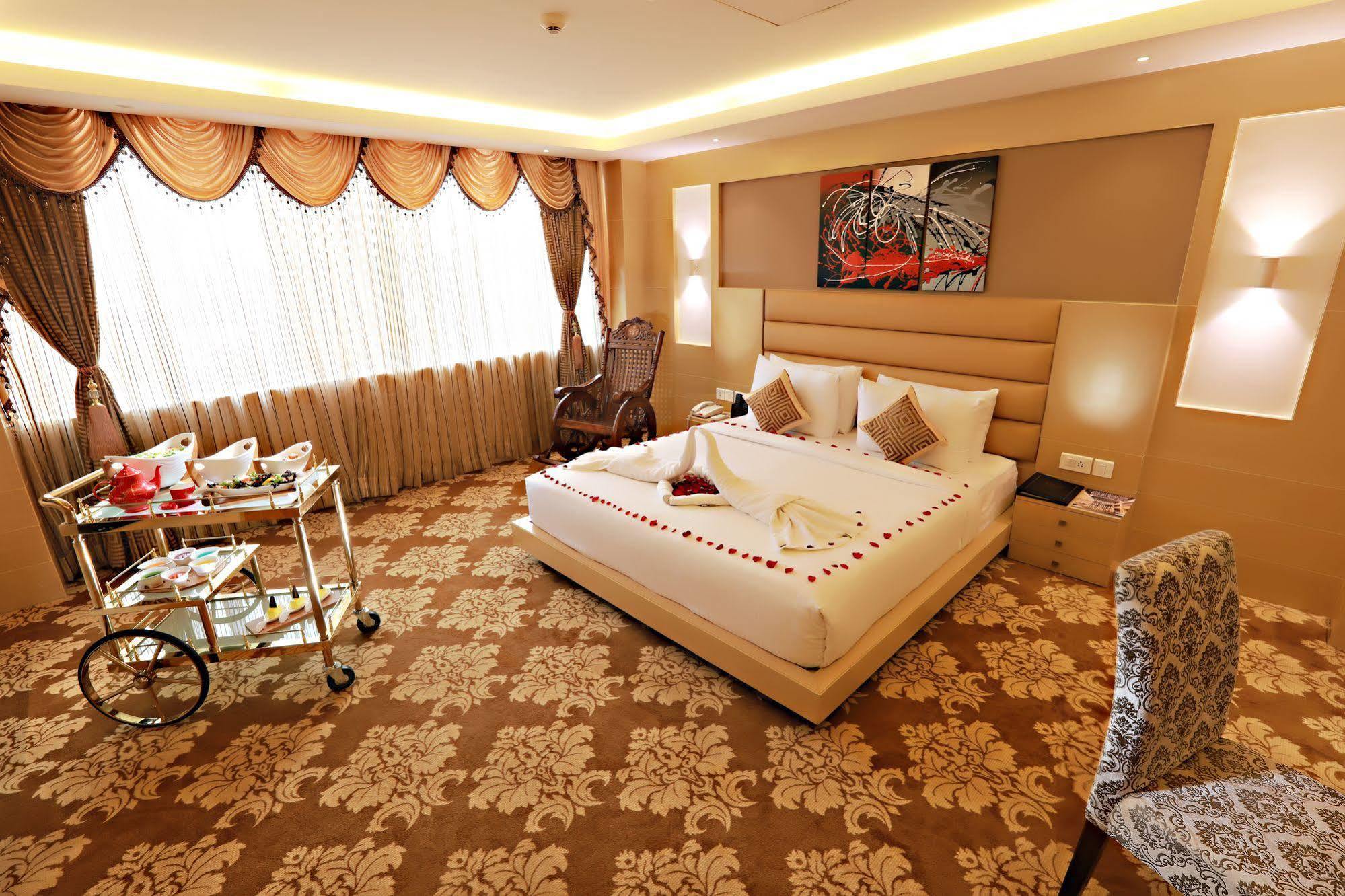 Hotel Patliputra Continental Patna  Eksteriør bilde
