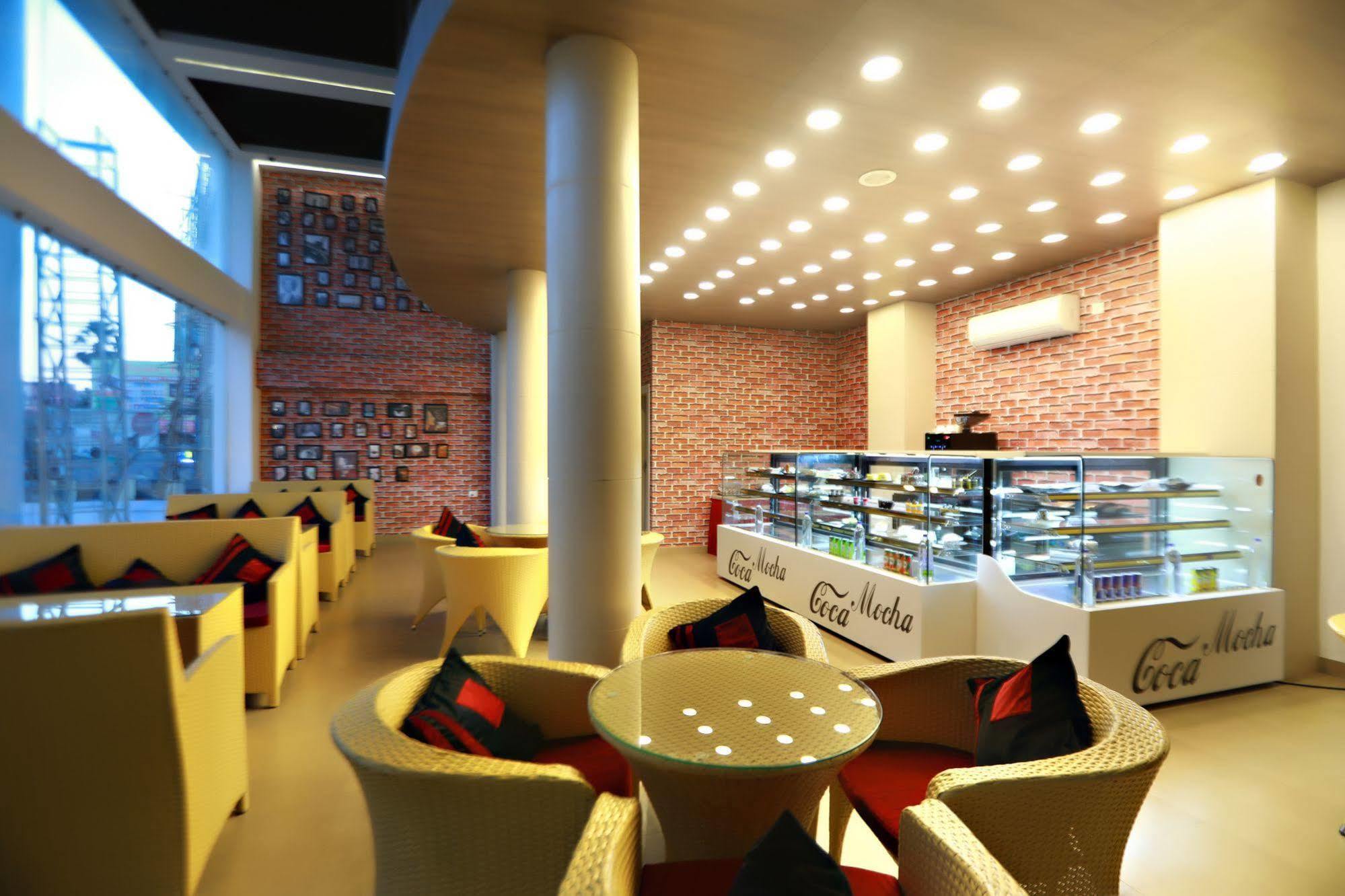Hotel Patliputra Continental Patna  Eksteriør bilde