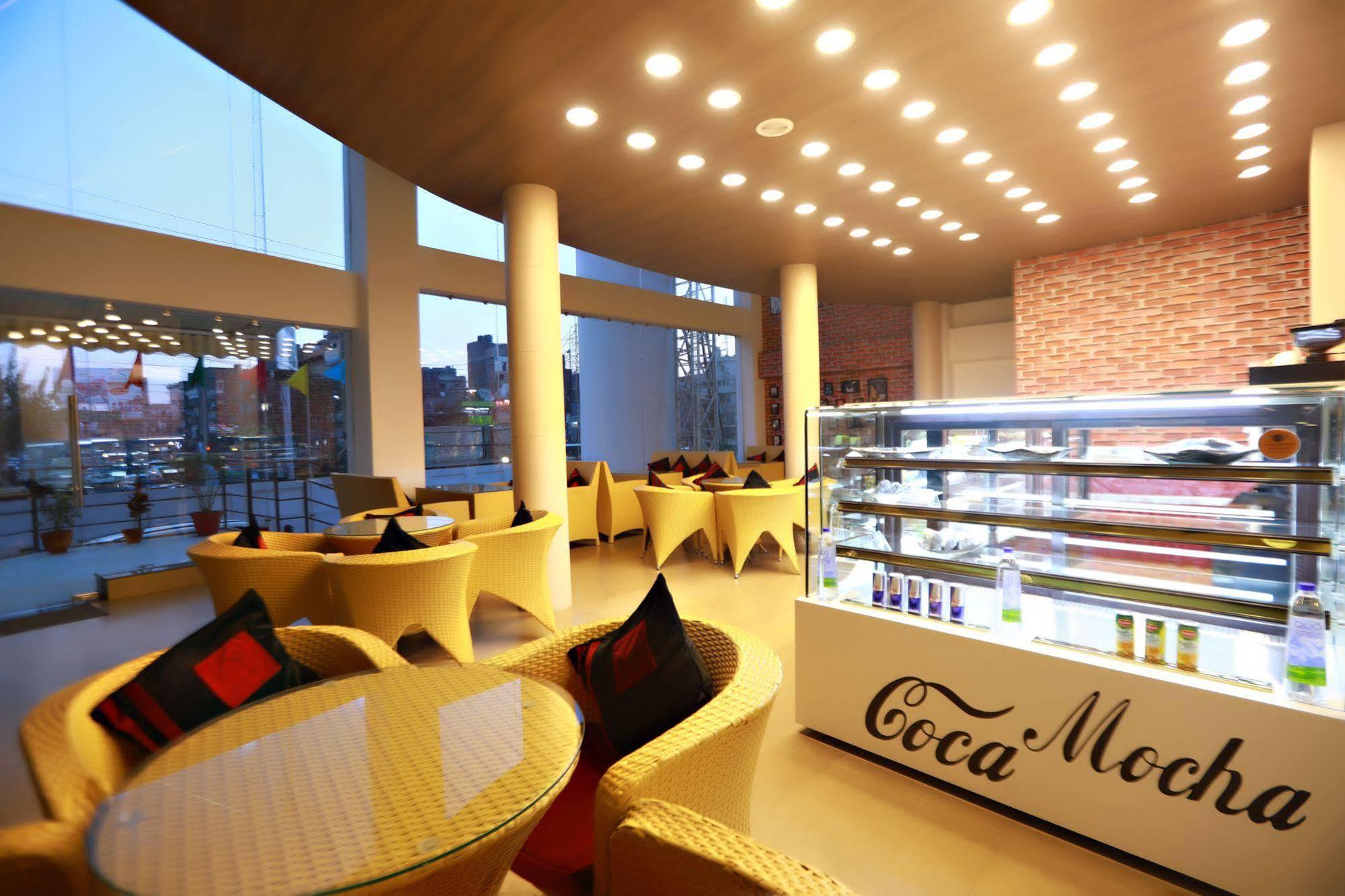 Hotel Patliputra Continental Patna  Eksteriør bilde