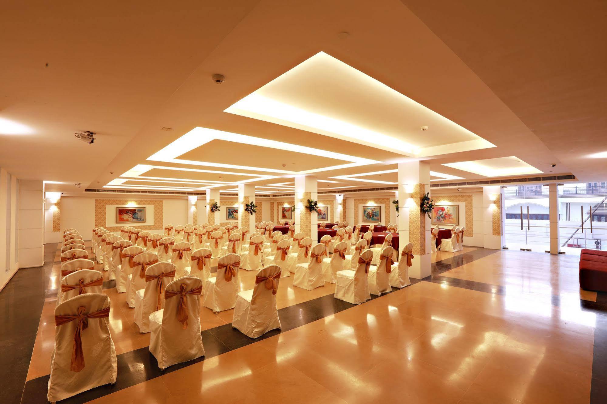 Hotel Patliputra Continental Patna  Eksteriør bilde